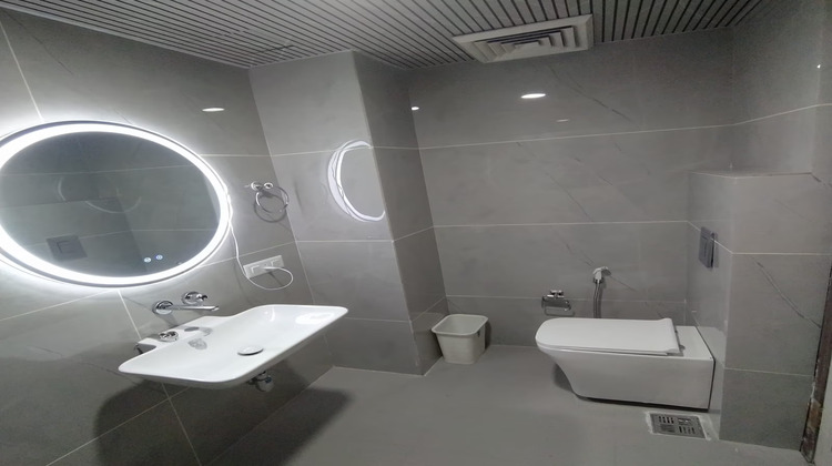 hotel the residency srinagar washroom